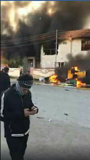 Xwepêşandan bi navê mûçe dest pê kir, bi êrîşkirina li ser baregehên PDKê bidawî dibe 
